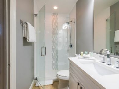 Bathroom - Walk in shower